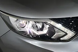 Used 2016 Nissan Qashqai Tekna Grey - Interior and Exterior details 8
