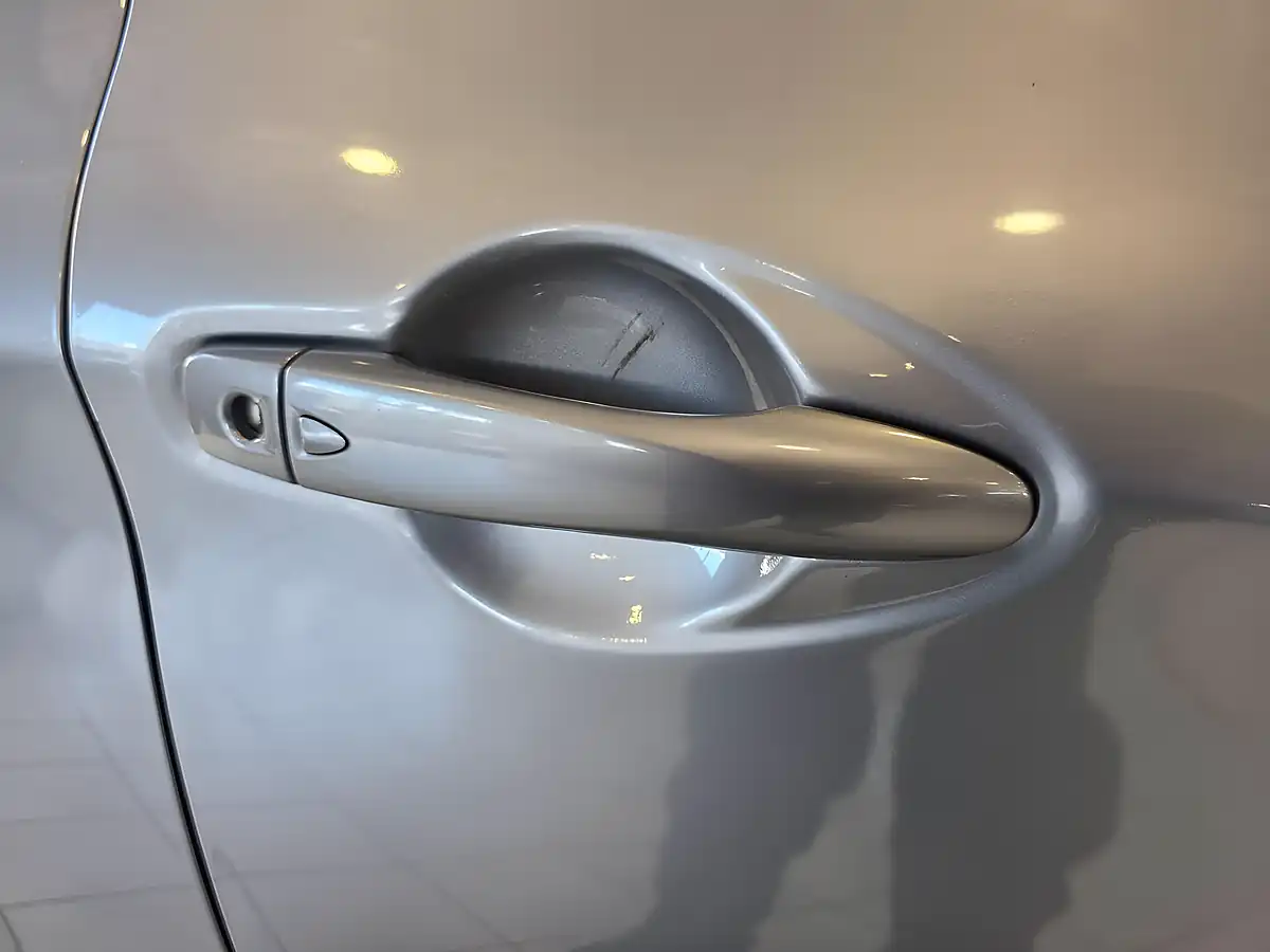 Used 2016 Nissan Qashqai Tekna Grey - Interior and Exterior details 17