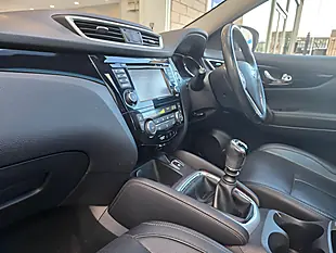 Used 2016 Nissan Qashqai Tekna Grey - Interior and Exterior details 6