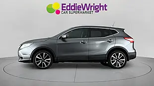 Used 2016 Nissan Qashqai Tekna Grey - Interior and Exterior details 4