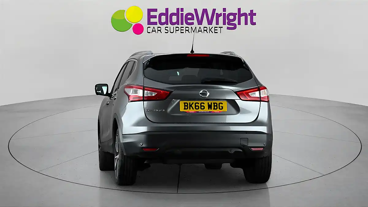 Used 2016 Nissan Qashqai Tekna Grey - Interior and Exterior details 6
