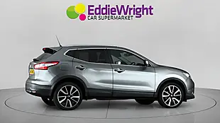 Used 2016 Nissan Qashqai Tekna Grey - Interior and Exterior details 8