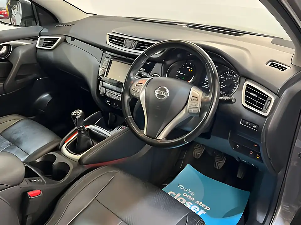 Used 2016 Nissan Qashqai Tekna Grey - Interior and Exterior details 12
