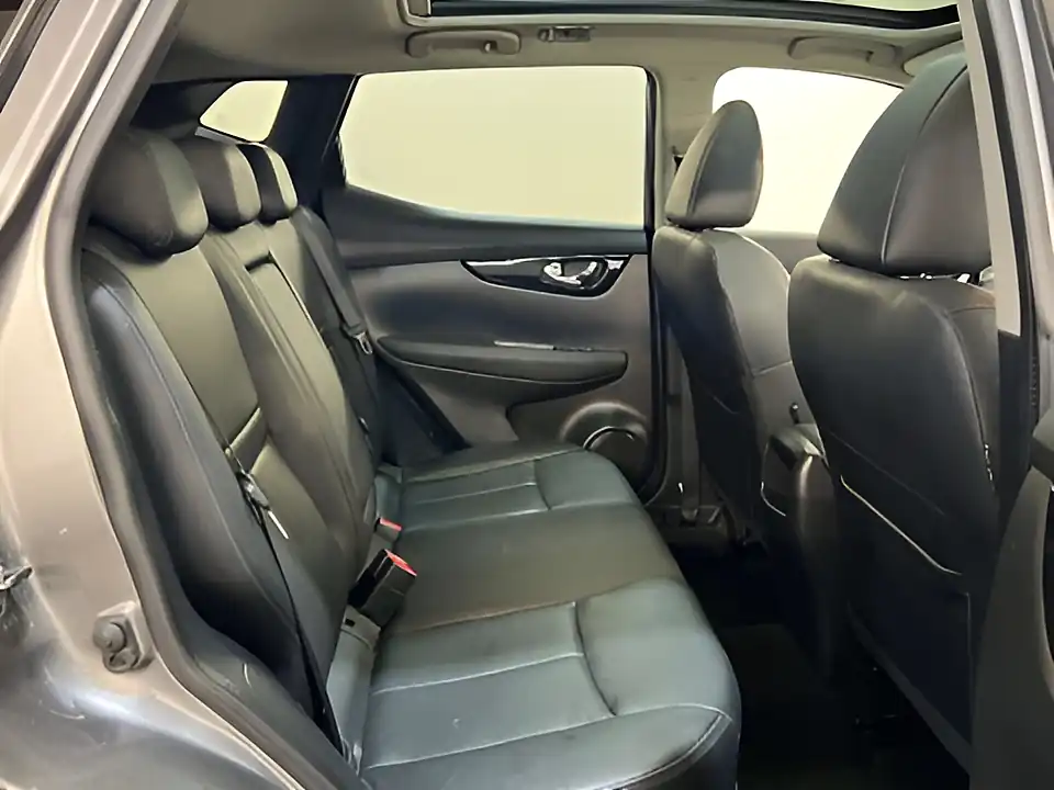 Used 2016 Nissan Qashqai Tekna Grey - Interior and Exterior details 17