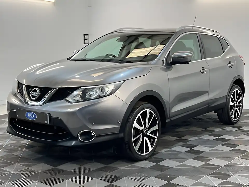 Used 2016 Nissan Qashqai Tekna Grey - Interior and Exterior details 9