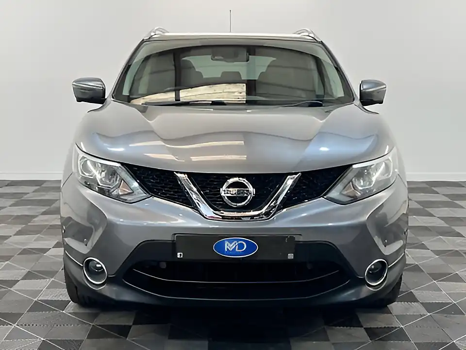 Used 2016 Nissan Qashqai Tekna Grey - Interior and Exterior details 10