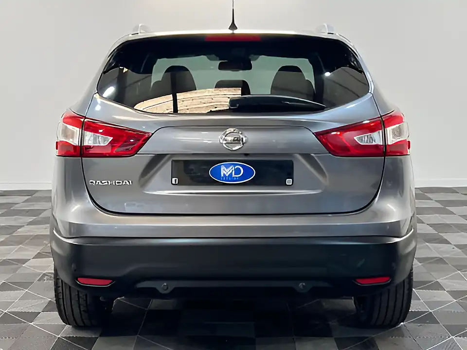 Used 2016 Nissan Qashqai Tekna Grey - Interior and Exterior details 5