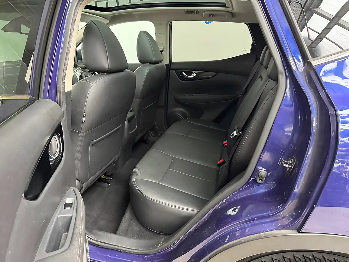 Used 2016 Nissan Qashqai Tekna Ink Blue - Interior and Exterior details 10