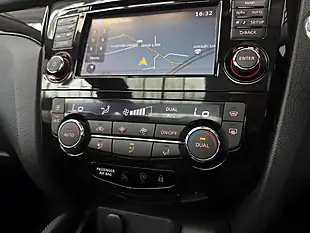Used 2016 Nissan Qashqai Tekna Ink Blue - Interior and Exterior details 12