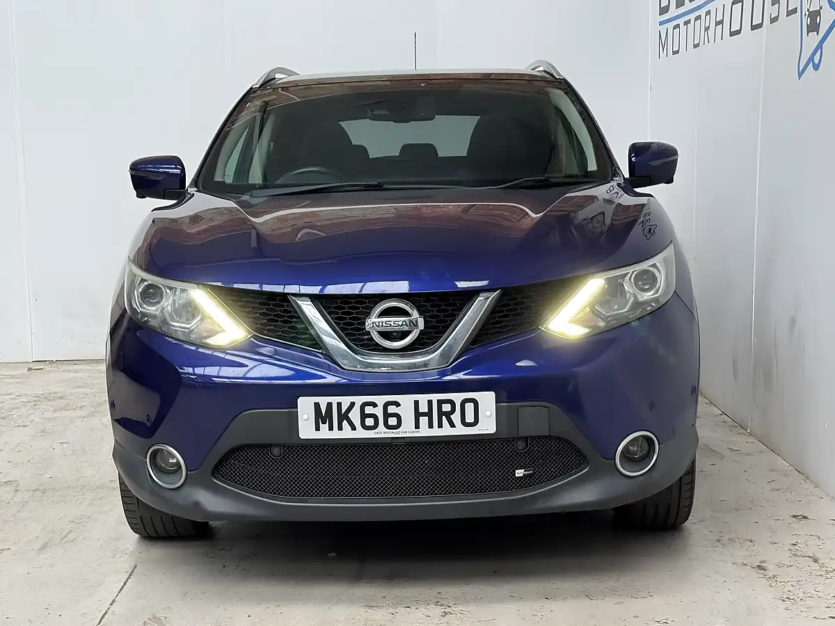 Used 2016 Nissan Qashqai Tekna Ink Blue - Interior and Exterior details 2
