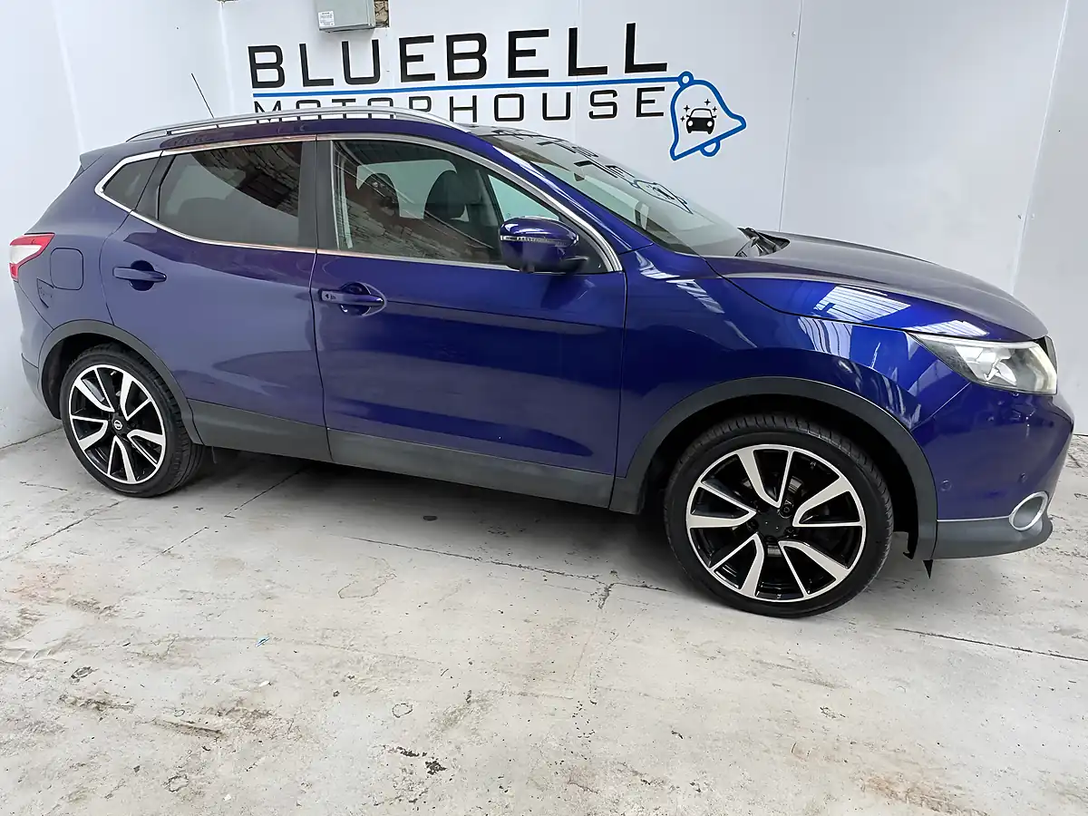 Used 2016 Nissan Qashqai Tekna Ink Blue - Interior and Exterior details 8