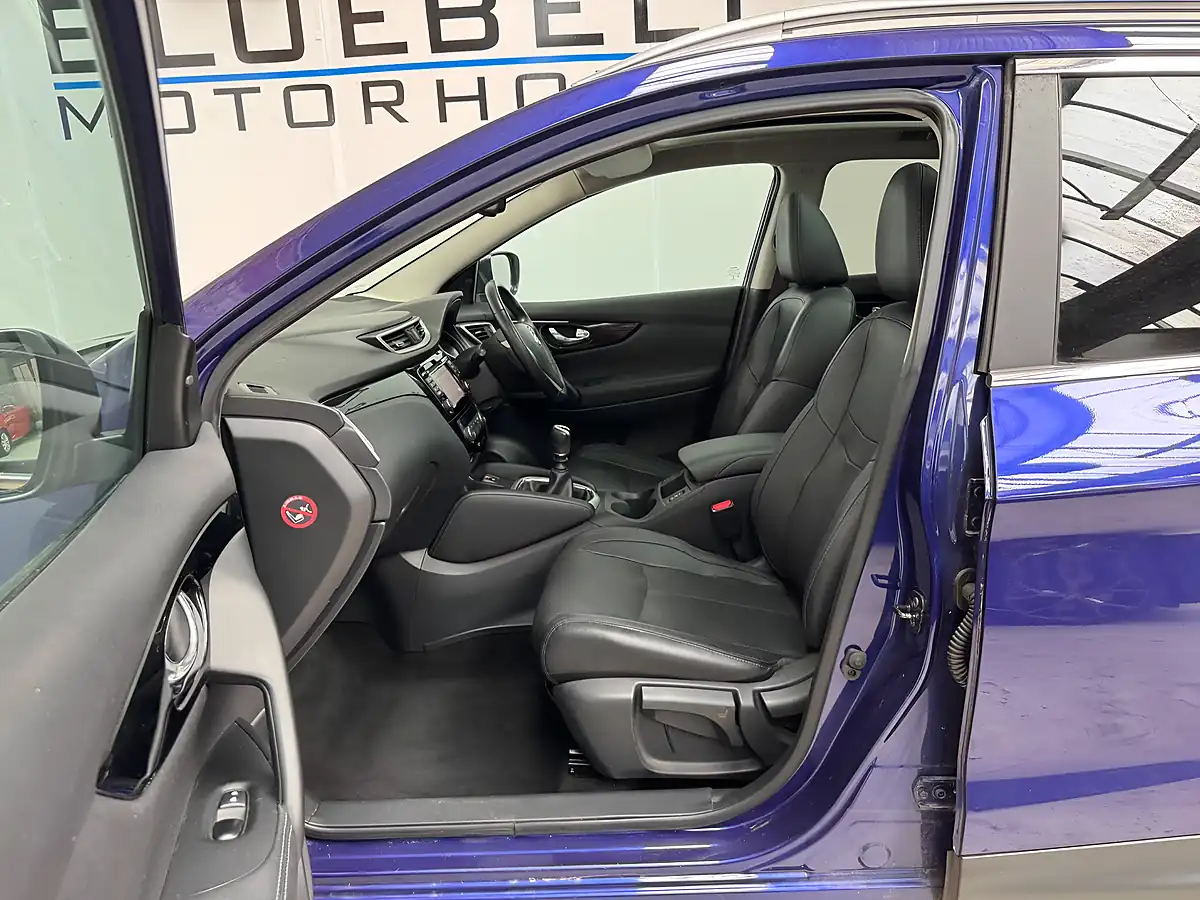 Used 2016 Nissan Qashqai Tekna Ink Blue - Interior and Exterior details 9
