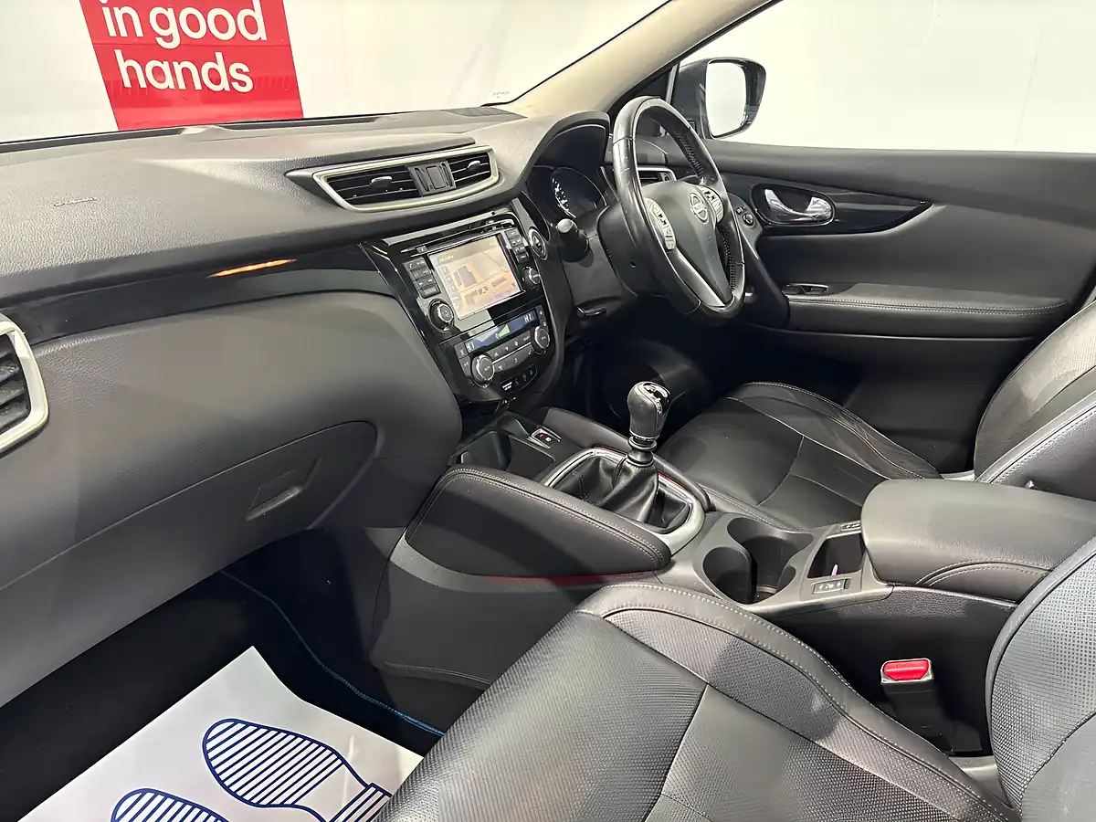 Used 2016 Nissan Qashqai Tekna Ink Blue - Interior and Exterior details 11