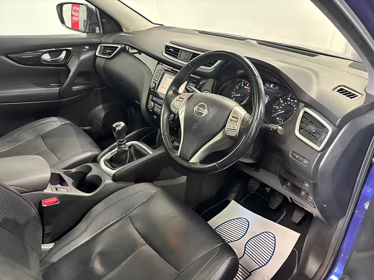 Used 2016 Nissan Qashqai Tekna Ink Blue - Interior and Exterior details 13