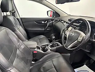 Used 2016 Nissan Qashqai Tekna Ink Blue - Interior and Exterior details 14