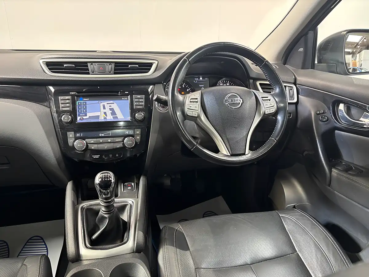 Used 2016 Nissan Qashqai Tekna Ink Blue - Interior and Exterior details 15