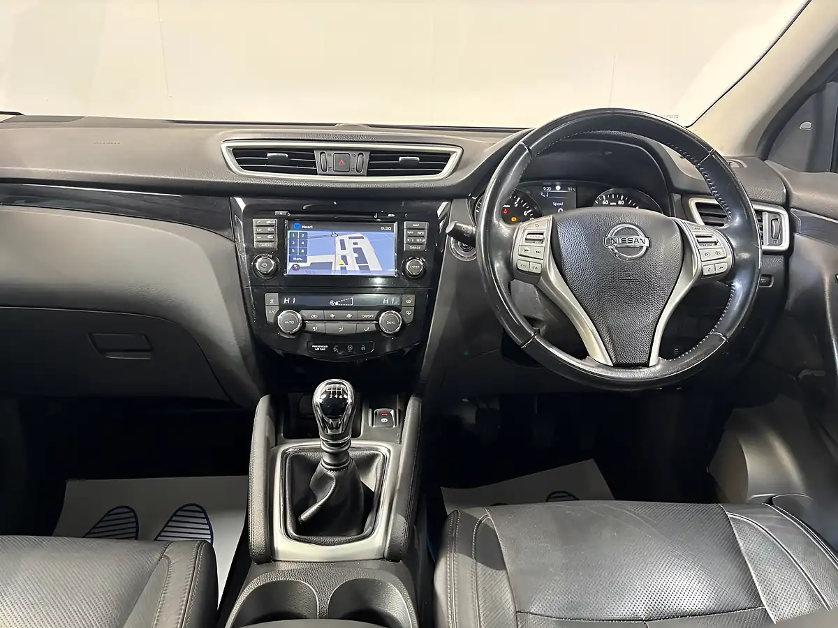 Used 2016 Nissan Qashqai Tekna Ink Blue - Interior and Exterior details 16