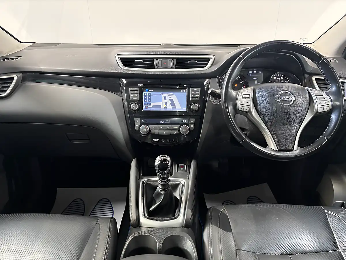 Used 2016 Nissan Qashqai Tekna Ink Blue - Interior and Exterior details 17