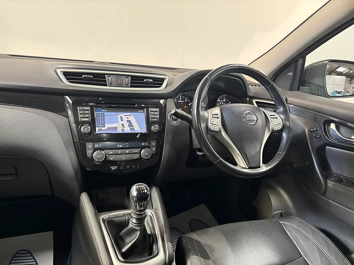 Used 2016 Nissan Qashqai Tekna Ink Blue - Interior and Exterior details 18