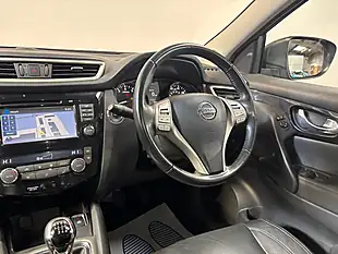 Used 2016 Nissan Qashqai Tekna Ink Blue - Interior and Exterior details 19