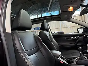 Used 2016 Nissan Qashqai Tekna Metallic Black - Interior and Exterior details 13