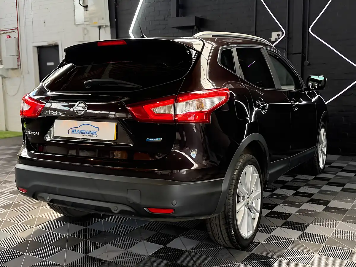 Used 2016 Nissan Qashqai Tekna Metallic Black - Interior and Exterior details 14