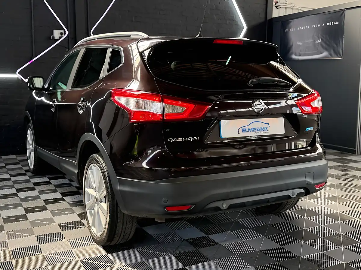 Used 2016 Nissan Qashqai Tekna Metallic Black - Interior and Exterior details 15