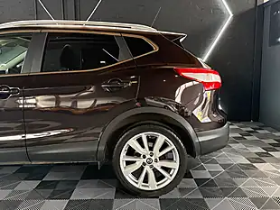 Used 2016 Nissan Qashqai Tekna Metallic Black - Interior and Exterior details 17