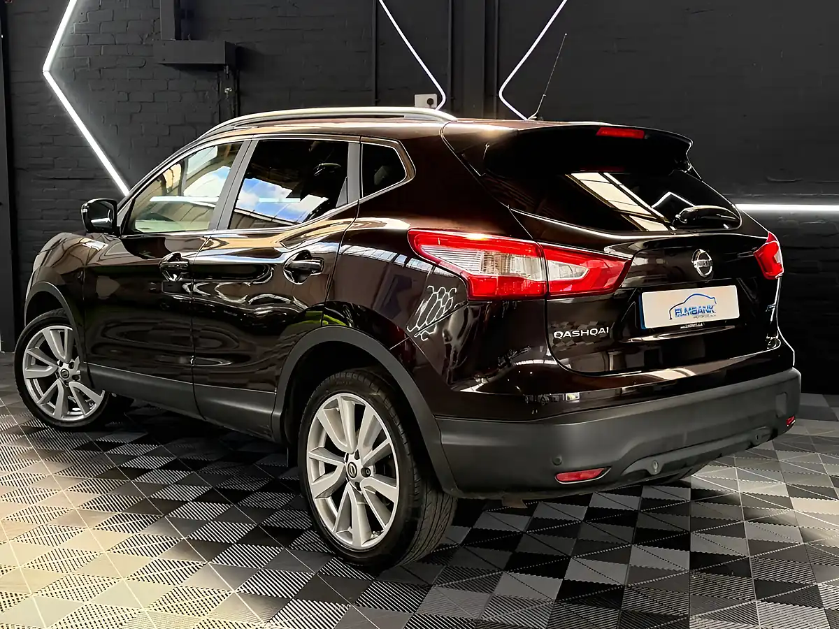 Used 2016 Nissan Qashqai Tekna Metallic Black - Interior and Exterior details 2