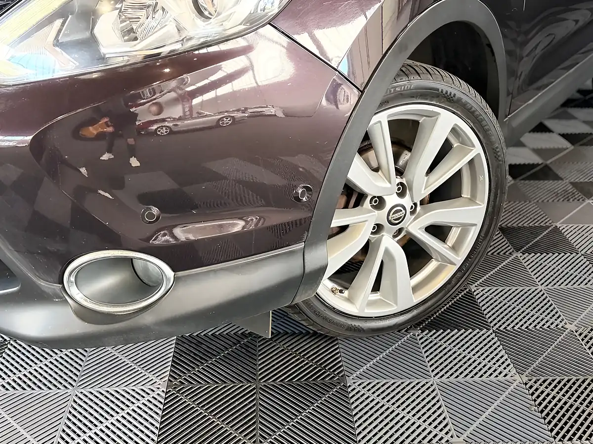 Used 2016 Nissan Qashqai Tekna Metallic Black - Interior and Exterior details 5
