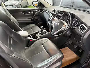 Used 2016 Nissan Qashqai Tekna Metallic Black - Interior and Exterior details 7