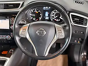 Used 2016 Nissan Qashqai Tekna Metallic Black - Interior and Exterior details 8