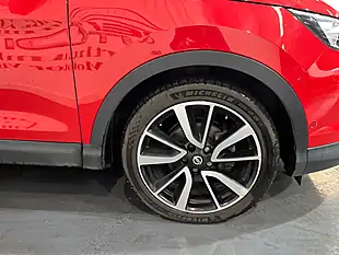 Used 2016 Nissan Qashqai Tekna Red - Interior and Exterior details 10