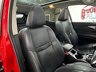 Used 2016 Nissan Qashqai Tekna Red - Interior and Exterior details 11