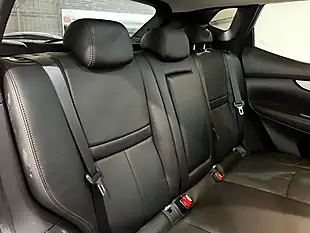 Used 2016 Nissan Qashqai Tekna Red - Interior and Exterior details 15