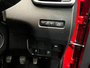 Used 2016 Nissan Qashqai Tekna Red - Interior and Exterior details 20