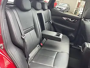 Used 2016 Nissan Qashqai Tekna Red - Interior and Exterior details 13