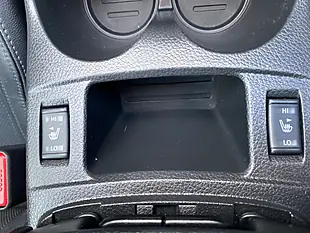 Used 2016 Nissan Qashqai Tekna Red - Interior and Exterior details 15