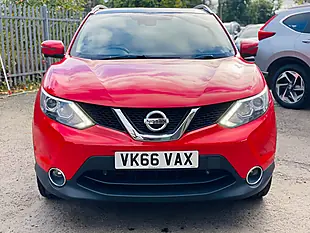 Used 2016 Nissan Qashqai Tekna Red - Interior and Exterior details 2