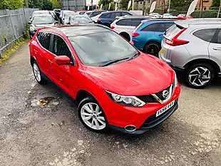 Used 2016 Nissan Qashqai Tekna Red - Interior and Exterior details 20