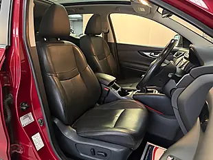 Used 2016 Nissan Qashqai Tekna Red - Interior and Exterior details 13