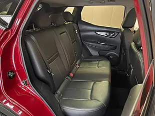 Used 2016 Nissan Qashqai Tekna Red - Interior and Exterior details 18