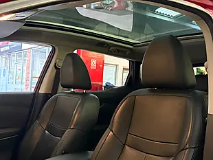 Used 2016 Nissan Qashqai Tekna Red - Interior and Exterior details 8