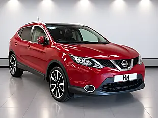 Used 2016 Nissan Qashqai Tekna Red - Interior and Exterior details 9