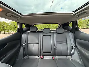 Used 2016 Nissan Qashqai Tekna Silver - Interior and Exterior details 11