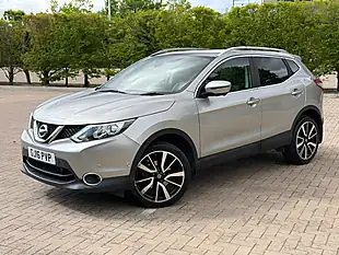 Used 2016 Nissan Qashqai Tekna Silver - Interior and Exterior details 2