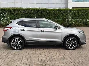 Used 2016 Nissan Qashqai Tekna Silver - Interior and Exterior details 4