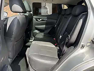 Used 2016 Nissan Qashqai Tekna Silver - Interior and Exterior details 13