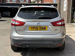 Used 2016 Nissan Qashqai Tekna Silver - Interior and Exterior details 6