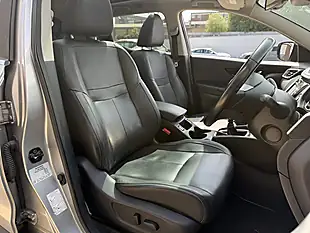 Used 2016 Nissan Qashqai Tekna Silver - Interior and Exterior details 9